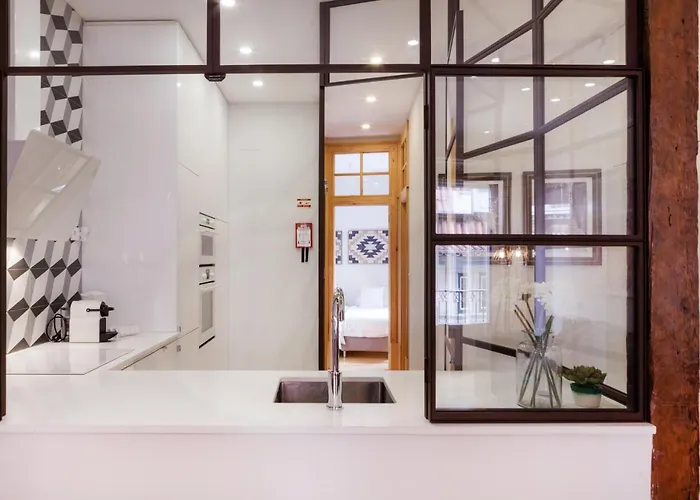Appartement Charming Flat With Balconies Chiado District 2 Bedrooms & Ac 19th Century Building *