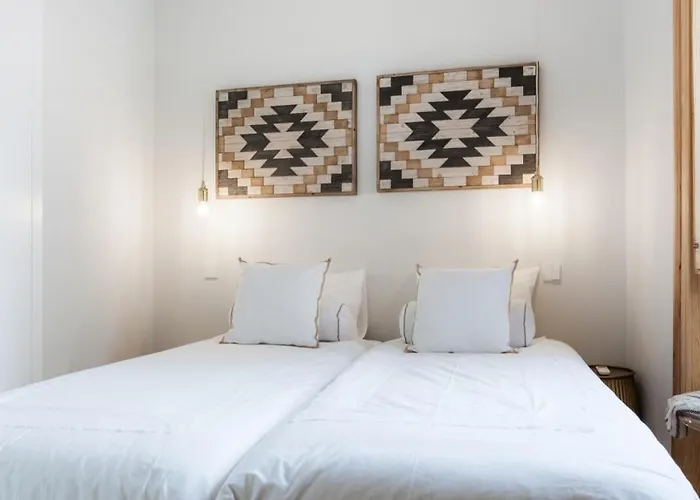 Charming Flat With Balconies Chiado District 2 Bedrooms & Ac 19th Century Building * Lisboa