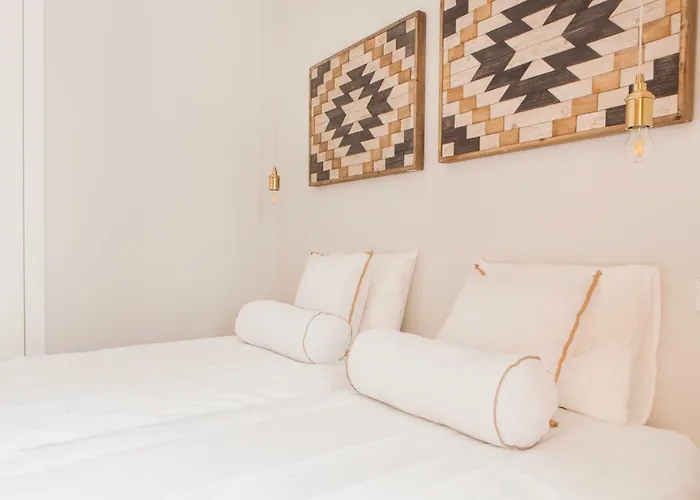 Appartement Charming Flat With Balconies Chiado District 2 Bedrooms & Ac 19th Century Building *