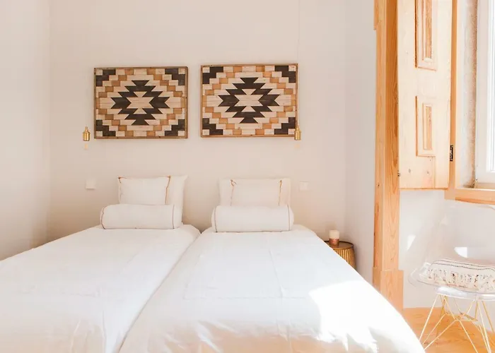 Appartement Charming Flat With Balconies Chiado District 2 Bedrooms & Ac 19th Century Building *