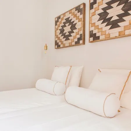 Apartman Charming Flat With Balconies Chiado District 2 Bedrooms & Ac 19th Century Building *