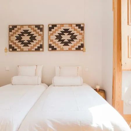 Apartman Charming Flat With Balconies Chiado District 2 Bedrooms & Ac 19th Century Building *