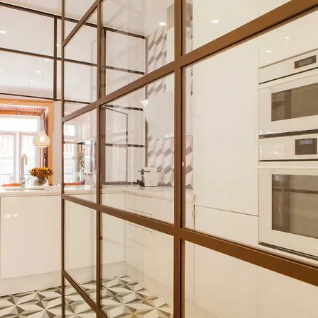 Apartman Charming Flat With Balconies Chiado District 2 Bedrooms & Ac 19th Century Building *
