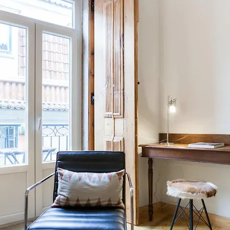Charming Flat With Balconies Chiado District 2 Bedrooms & Ac 19th Century Building Апартаменты Лиссабон