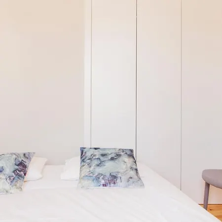Charming Flat With Balconies Chiado District 2 Bedrooms & Ac 19th Century Building * Lizbona