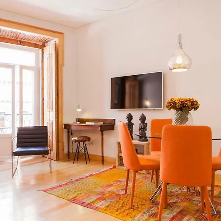 Апартаменты Charming Flat With Balconies Chiado District 2 Bedrooms & Ac 19th Century Building Лиссабон