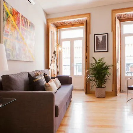 Charming Flat With Balconies Chiado District 2 Bedrooms & Ac 19th Century Building * Лиссабон