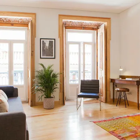 Charming Flat With Balconies Chiado District 2 Bedrooms & Ac 19th Century Building Лиссабон