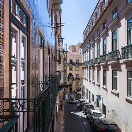 Charming Flat With Balconies Chiado District 2 Bedrooms & Ac 19th Century Building * Лиссабон