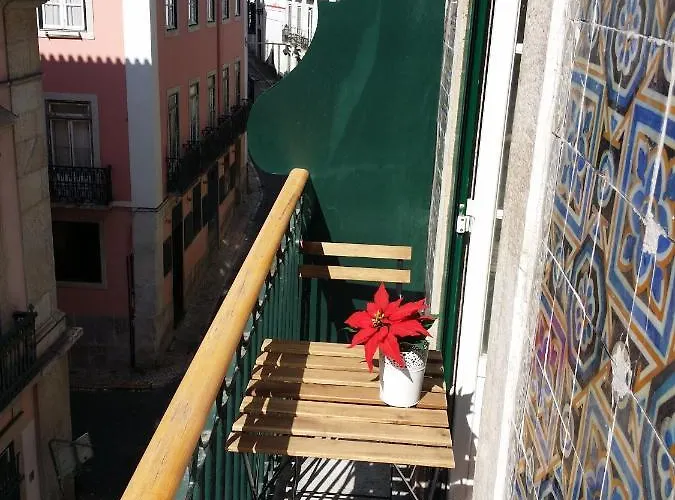 Charming Flat With Balconies Chiado District 2 Bedrooms & Ac 19th Century Building