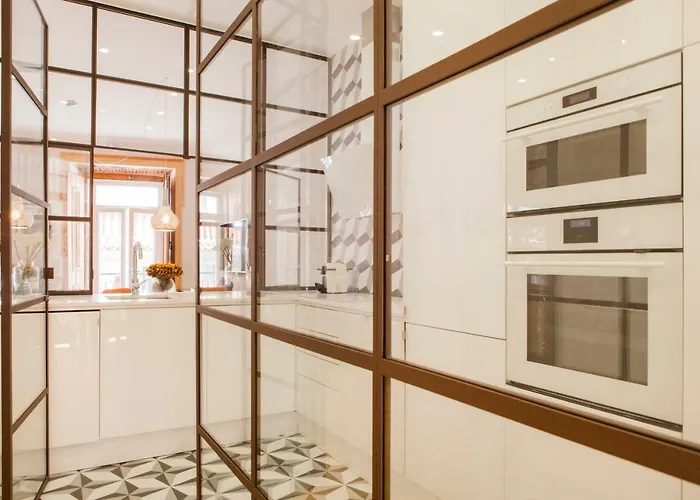 Lejlighed Charming Flat With Balconies Chiado District 2 Bedrooms & Ac 19th Century Building *