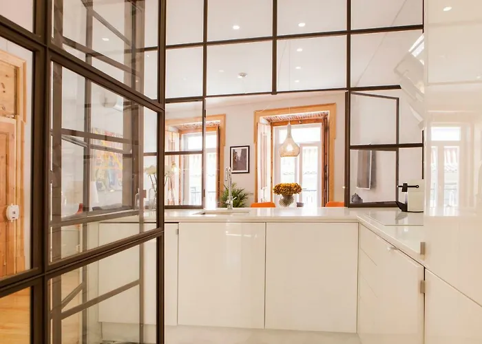 Charming Flat With Balconies Chiado District 2 Bedrooms & Ac 19th Century Building