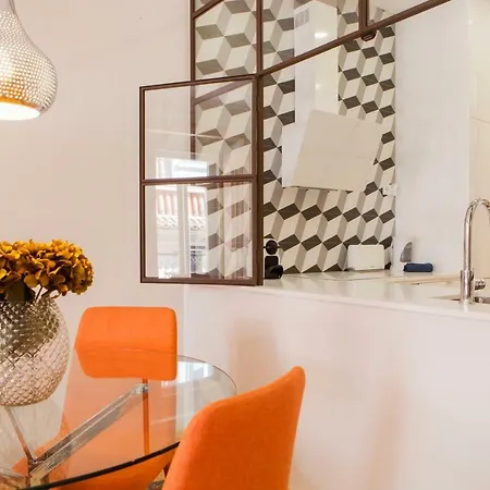Charming Flat With Balconies Chiado District 2 Bedrooms & Ac 19th Century Building Apartment Lisbon